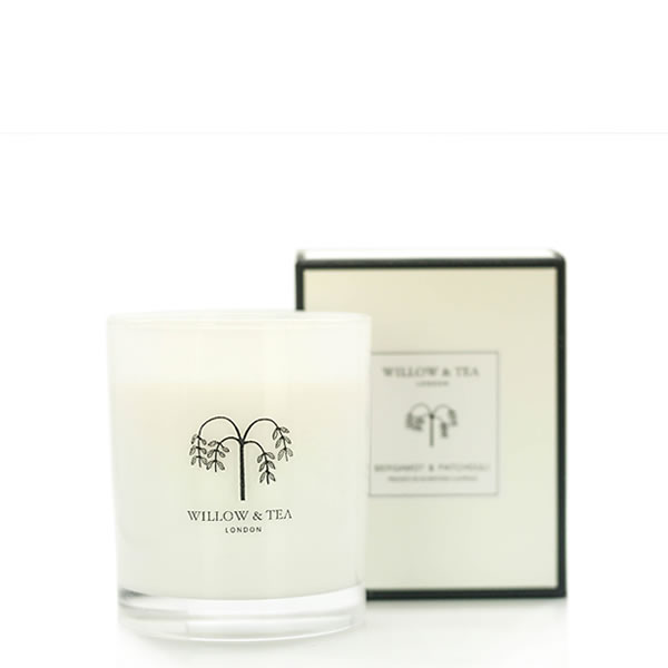 Black Rose & Oud Home Candle Willow & Tea Making your home luxurious